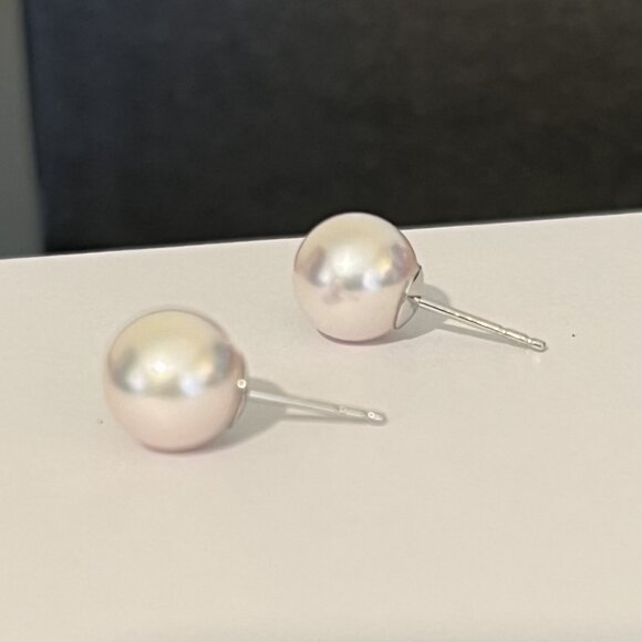 8.5-9MM Saltwater Cultured Pearl stud earrings 14KT White Gold EUC demure - Picture 10 of 15